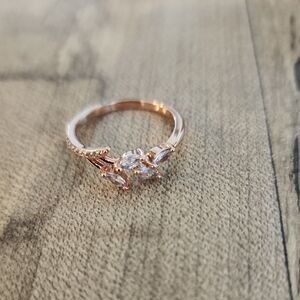 Elegant Rose Gold Women's Ring